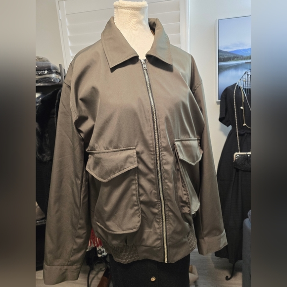 💥SOLD💥Bomber Jacket Unisex - Picture 3 of 3